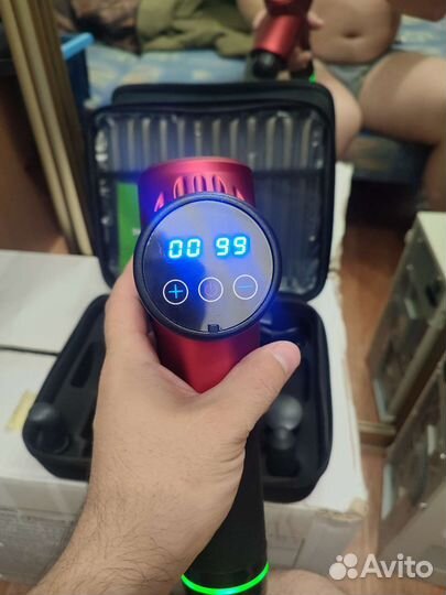 Массажный перкуссионный пистолет