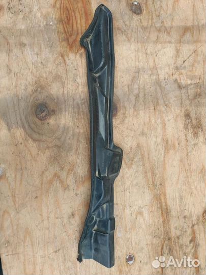 Пыльник крыла переднего правого Toyota Prius 2