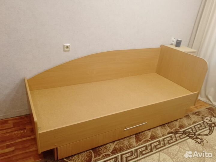 Кровать односпальная