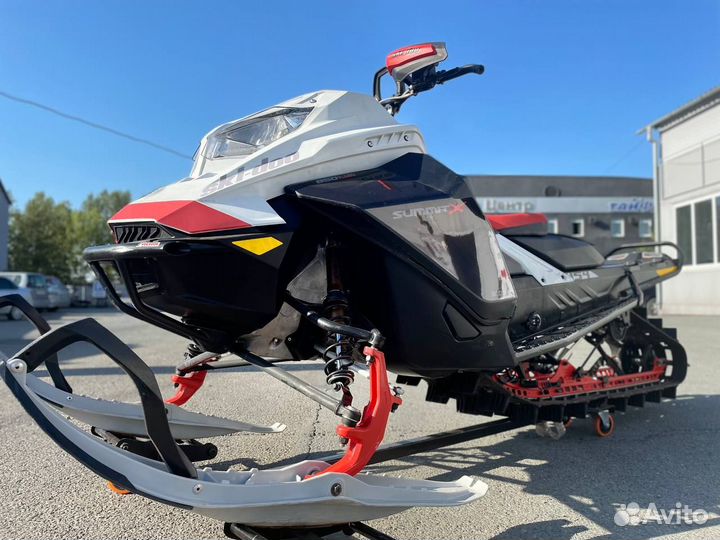 SKI-DOO summit X 850 E-TEC 154 (2020)