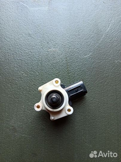 Датчик положения кузова (корректора фар) toyota