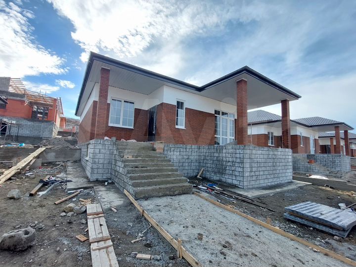 Дом 160 м² на участке 4 сот.