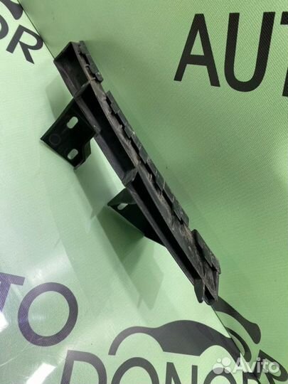 Крепление бампера переднее правое Audi Q7 4L 3.0D