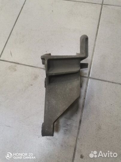 Кронштейн двигателя задний Chevrolet Cruze F16D4