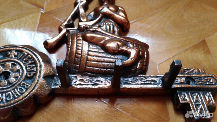 Вешалки металлические