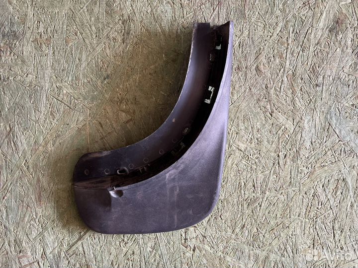 Брызговик задний левый Volkswagen Touareg