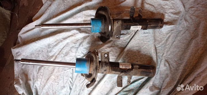 Амортизаторы передние Ford Focus III Fomoco