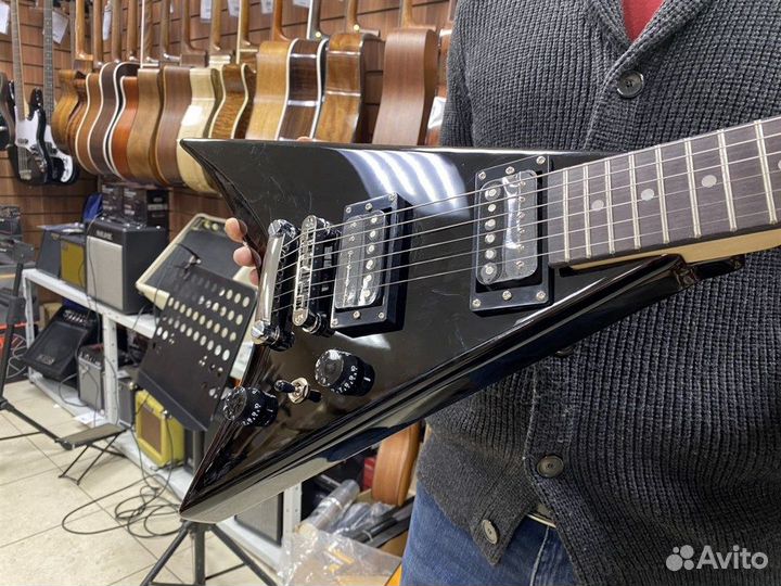 Электрогитара Caraya + Аксессуары