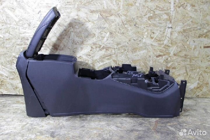 Подлокотник Nissan Qashqai