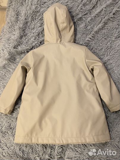 Куртка Zara на девочку 128