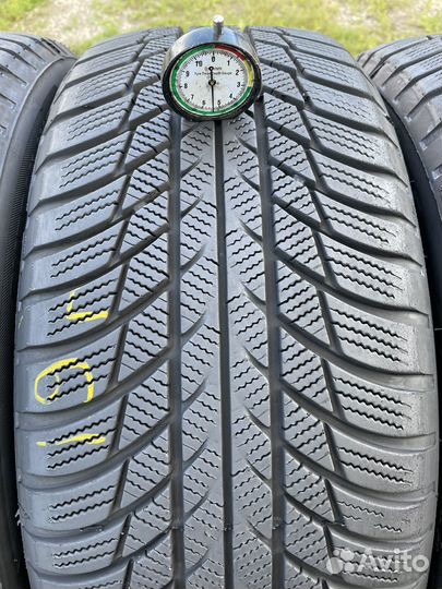 Bridgestone Blizzak LM-001 215/55 R17