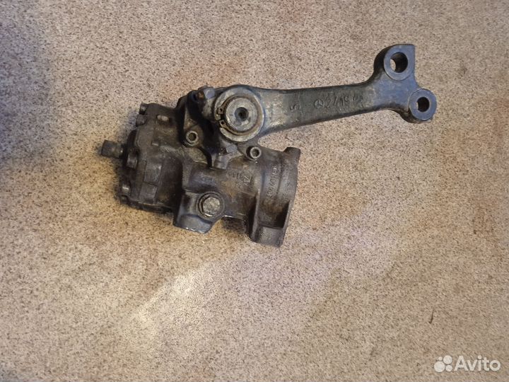 Рулевой редуктор на Mercedes-Benz Е- Класс W124