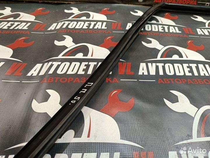 Уплотнительная резинка Toyota Wish Xe10 минивэн