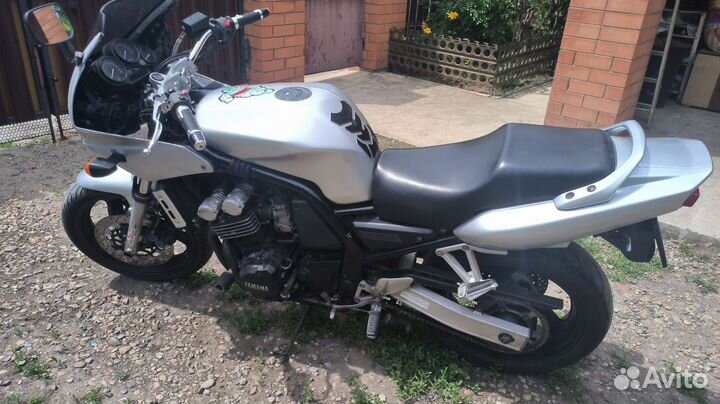 Yamaha fzs600 fazer