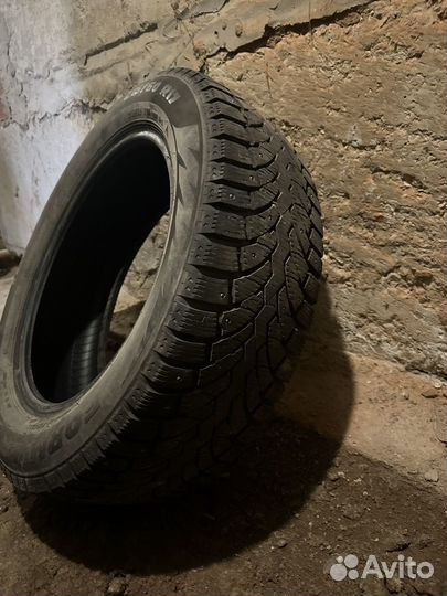 Pirelli Formula Ice 215/60 R17