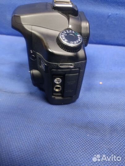 Зеркальный фотоаппарат Canon ds126171