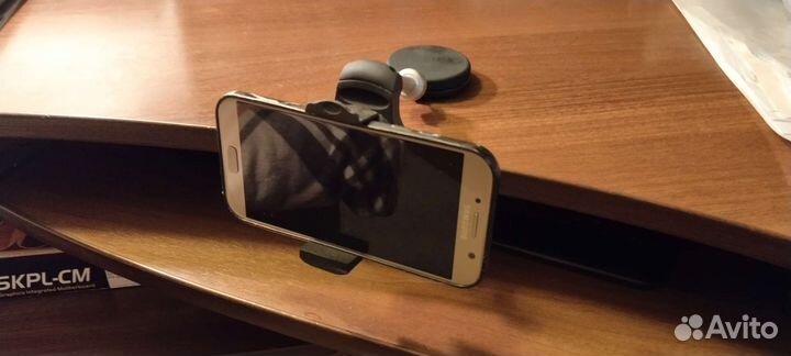 Держатель для телефона в машину