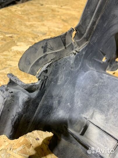 Воздухозаборник Land Rover Range Rover Sport 1