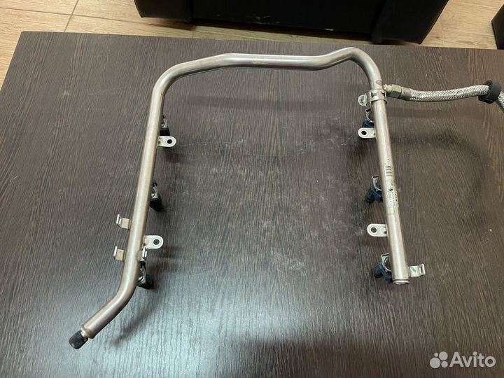 Рампа топливная в сборе Mercedes W203 W211 W463