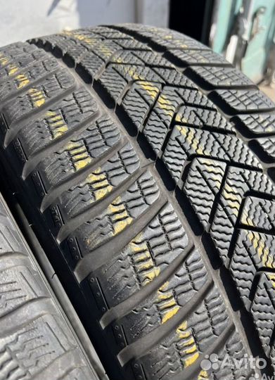 Pirelli Winter Sottozero 3 255/35 R21