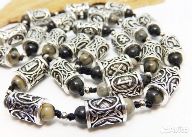 Четки с рунами и натуральным камнем