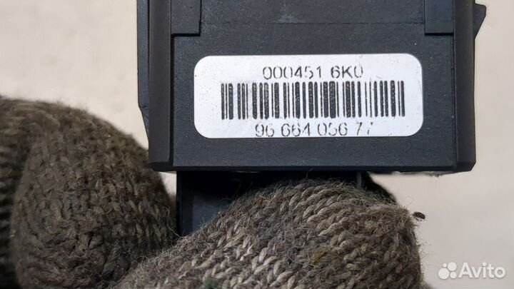 Кнопка стояночного тормоза Peugeot 5008, 2010