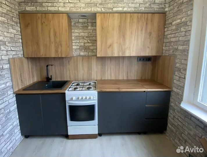 Кухонный гарнитур со столешницей 2м