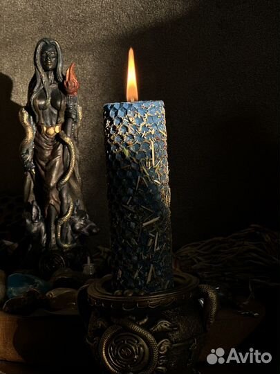 Свеча из вощины на удачу