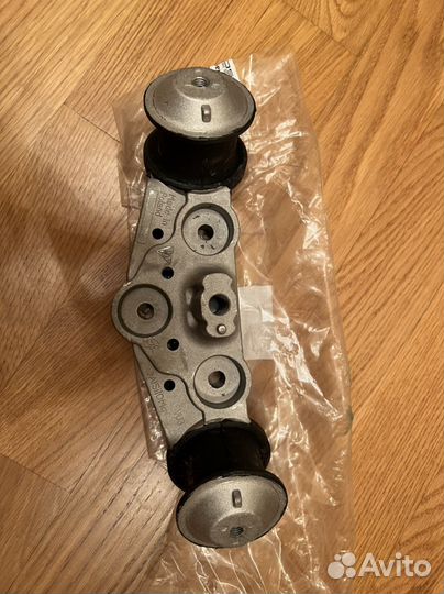 Подушка коробки PDK Porsche 97037511801