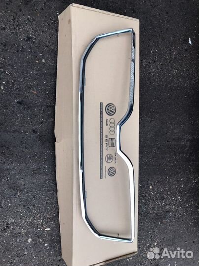 Рамка,окантовка решетки радиатора Skoda А7