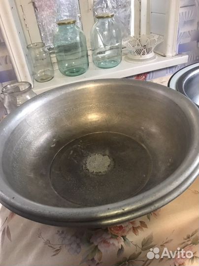 Чашки алюминевые и эмалированные