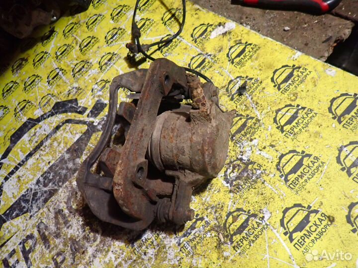 Суппорт передний левый Mercedes Benz R230 SL 2