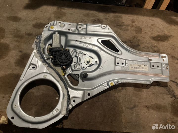 Стеклоподъемник задний правый Kia Sportage 2