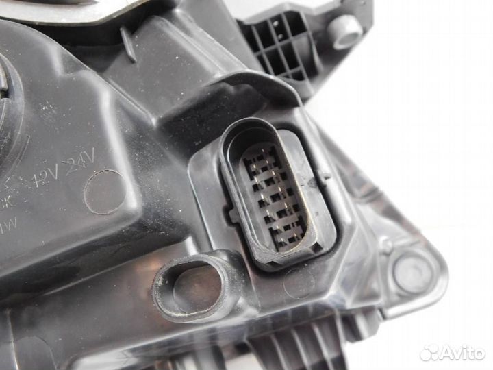 Фара левая Geely Atlas