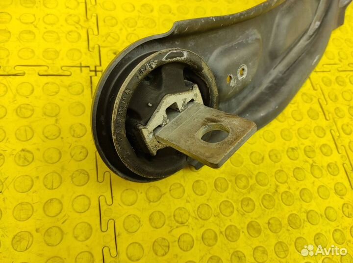 Рычаг задний правый Mercedes-Benz W246 M270.910