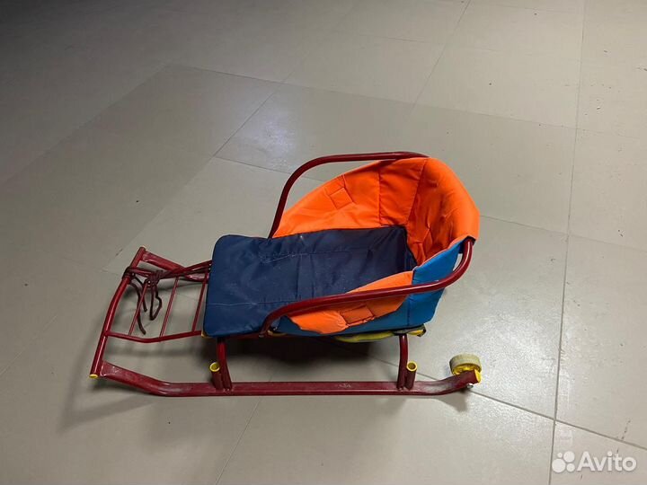 Детские санки с чехлом