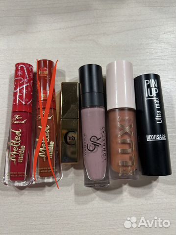 Помады для губ, блески