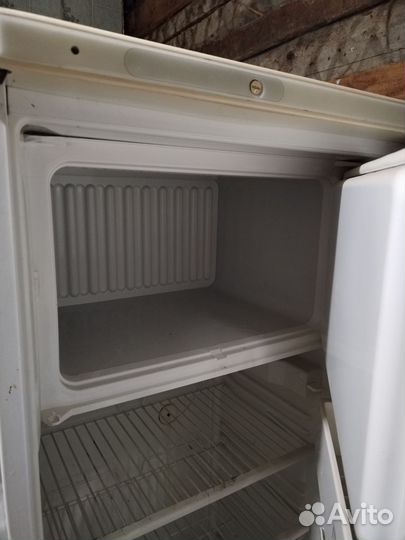 Холодильник Стинол 205