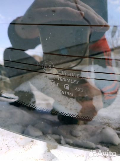 Стекло крышки багажника Infiniti FX30 /FX37 /FX50