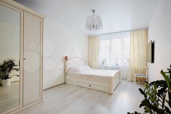 3-к. квартира, 83 м², 1/17 эт.