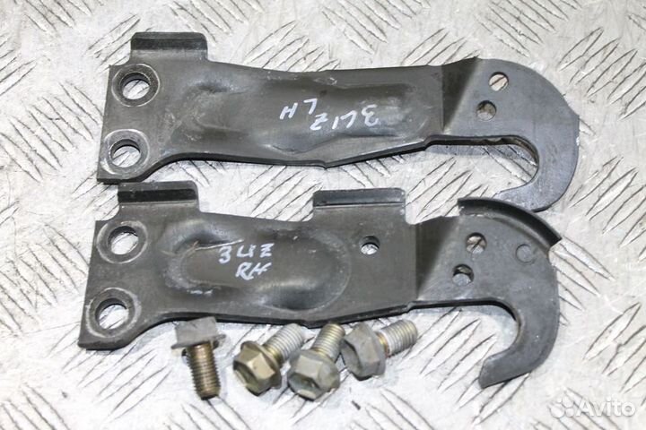 Крюк моторный (комплект) 3UZ-FE Toyota Lexus