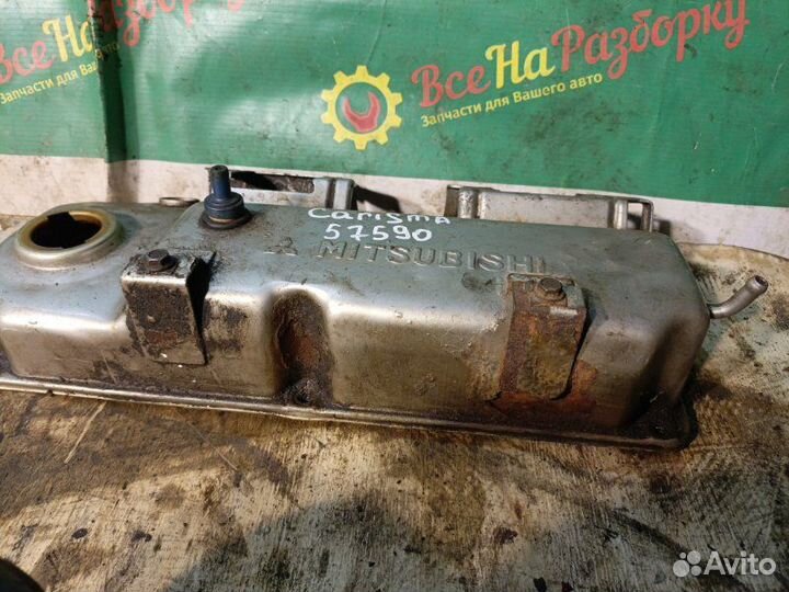Клапанная крышка Mitsubishi Carisma седан 1.6Л