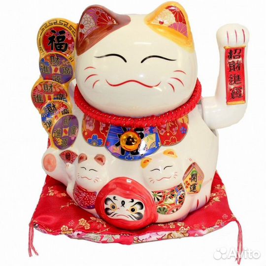 Кот удачи Манеки Неко фарфоровый с монетами