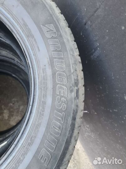 Bridgestone Dueler H/T 687 225/65 R17