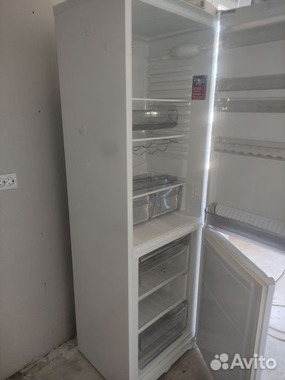 Холодильник hotpoint ariston бу