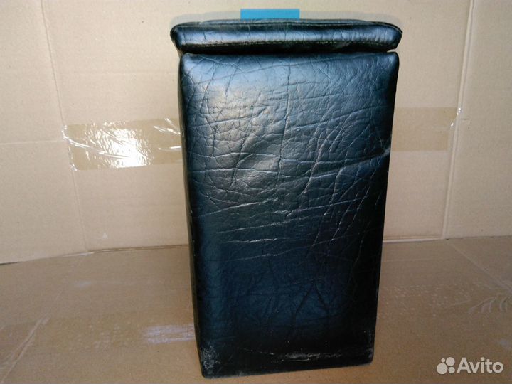 Подлокотник бардачек бар