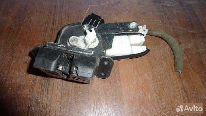 Замок багажника Mazda Mpv LY3P 2007