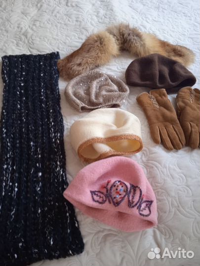 Пакет головных уборов и шарфов