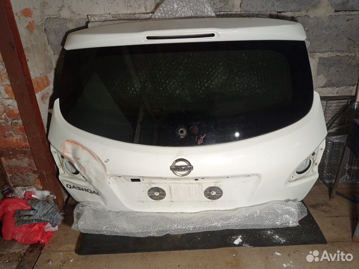 Крышка багажника Nissan Qashqai