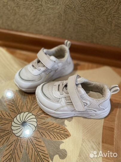 Кроссовки детские 22 размер